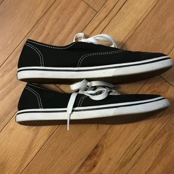 Vans | Authentic | Low Pro | Black Canvas Shoes | Women’s size 7 - Picture 6 of 10